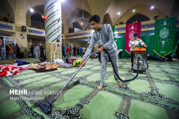 مراسم معنوی اعتکاف دانش‌آموزی در یزد