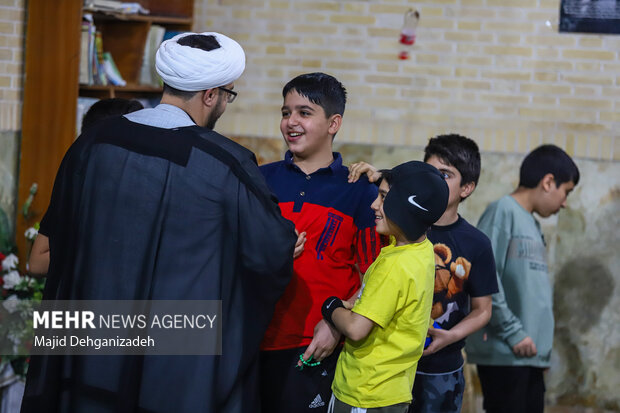 مراسم معنوی اعتکاف دانش‌آموزی در یزد