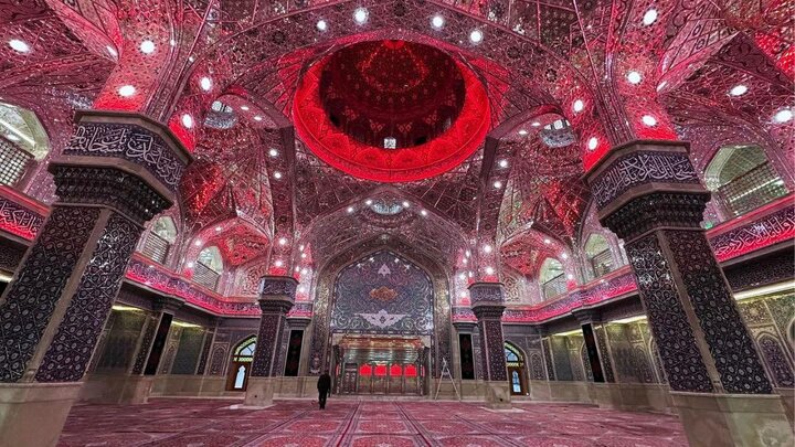 تصاویری از باز شدن درهای تل زینبیه کربلا به روی عزاداران حضرت زینب