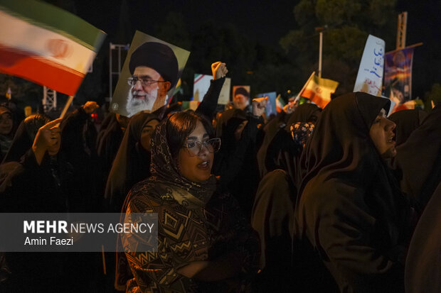 Shiraz Uni. Students hold rally in support of a 'Strong Iran'