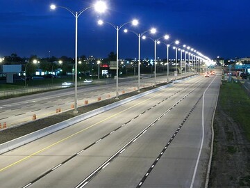 بهسازی آسفالت آزادراه کاشان-نطنز-اصفهان عامل سرعت زیاد خودروها است