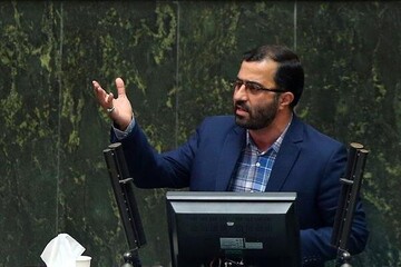غودرزي: من السخف أن تعتبر أمريكا نفسها المدافعة عن حقوق الشعب الإيراني