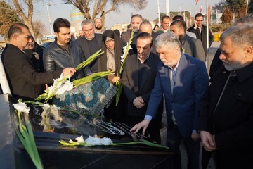وزیر فرهنگ و ارشاد اسلامی به مقام شامخ شهدای قزوین ادای احترام کرد