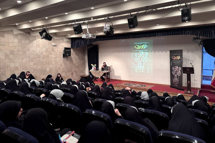 دختران هنرستانی در «نوربین» فیلم مستند میسازند دختران هنرستانی در «نوربین» فیلم مستند میسازند