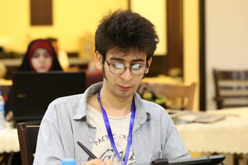 ایده گرفتن از تلسکوپ برای طراحی پوستر؛ نگاهم رو به آینده بود