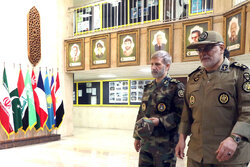 حضور فرمانده کل ارتش در دافوس ارتش