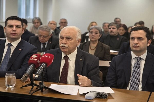 Doğu Perinçek'ten ABD'nin Venezuela ve İran'a yönelik saldırıları hakkında değerlendirme