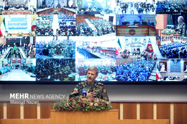 حضور فرمانده کل ارتش در دافوس ارتش