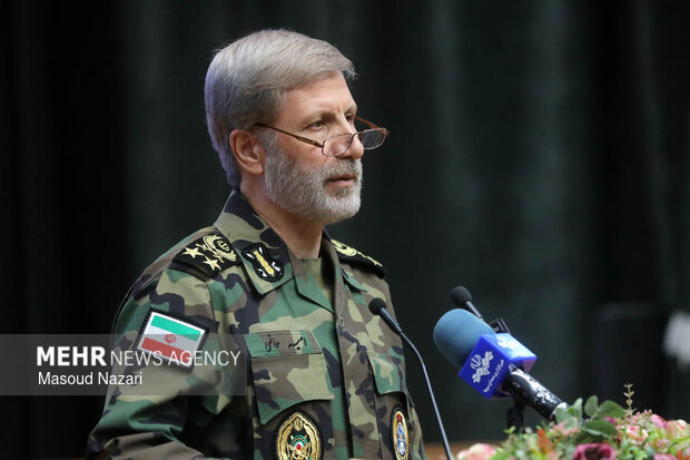 حضور فرمانده کل ارتش در دافوس ارتش