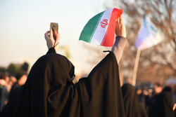 شعارهای نونهال دهه نودی کاشانی در راهپیمایی ۲۲ دیماه