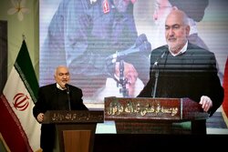 سرودها و نوحه‌های صادق آهنگران دشمن را به لرزه می انداخت