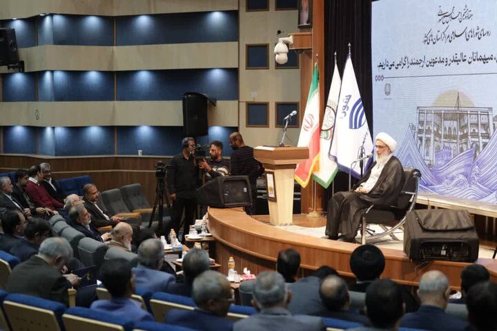 امام جمعه بوشهر: شوراها مولفه قدرت و طلایه‌داران خدمت به مردم هستند