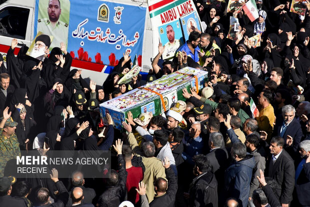 تشییع پیکر شهید «احسان آقاجانی» در ایلام