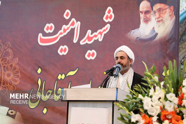 تشییع پیکر شهید «احسان آقاجانی» در ایلام