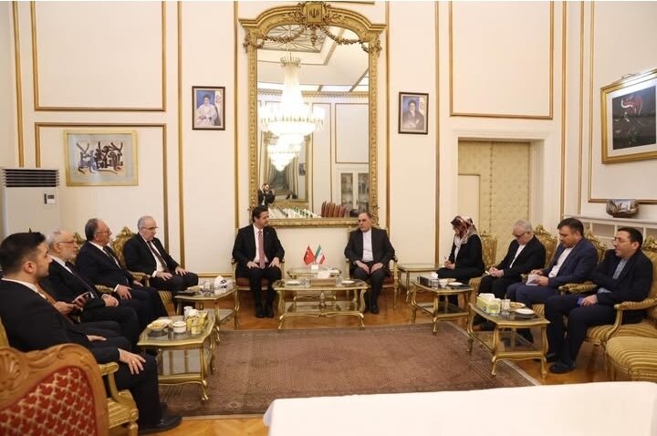 Büyükelçi Habibullahzade
Mahmut Arıkan ile görüştü