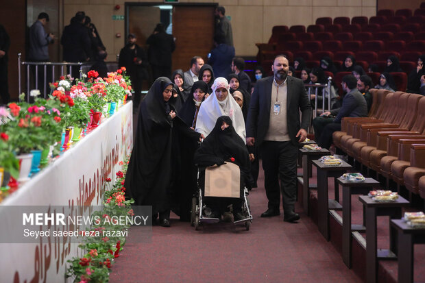 دومین کنگره سرداران و 700 شهید منطقه 19 10