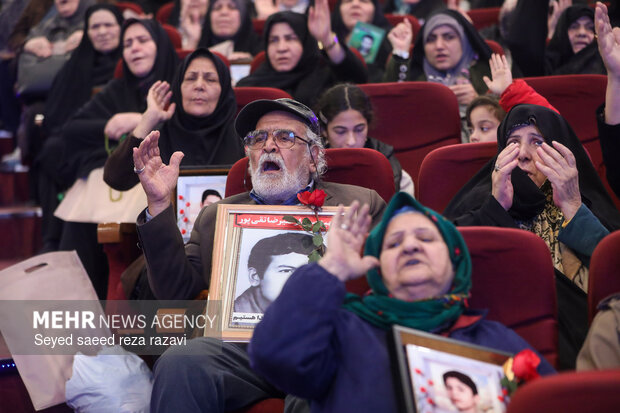 دومین کنگره سرداران و 700 شهید منطقه 19 13