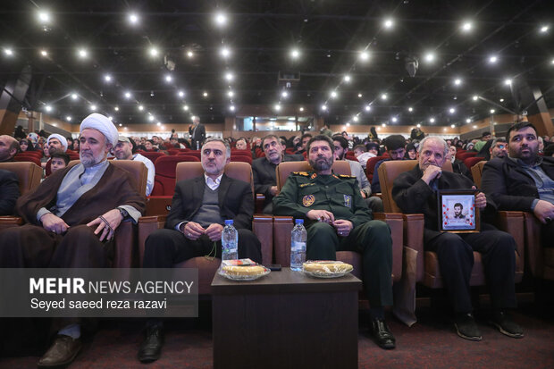 دومین کنگره سرداران و 700 شهید منطقه 19 15