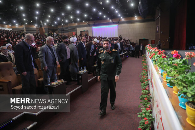 دومین کنگره سرداران و 700 شهید منطقه 19 20