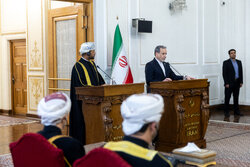 تقرير مصور...عراقجي يستقبل نظيره العماني في مبنى وزارة الخارجية بطهران