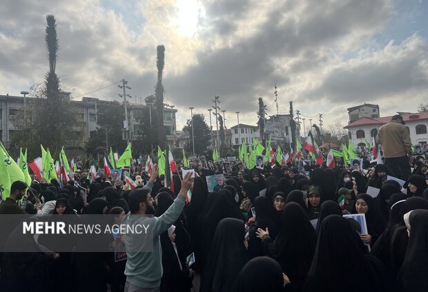 Reşt halkı kargaaşacılara karşı ayakta