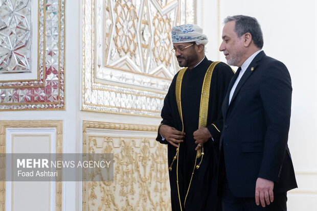 دیدار و کنفرانس خبری وزاری خارجه ایران و عمان