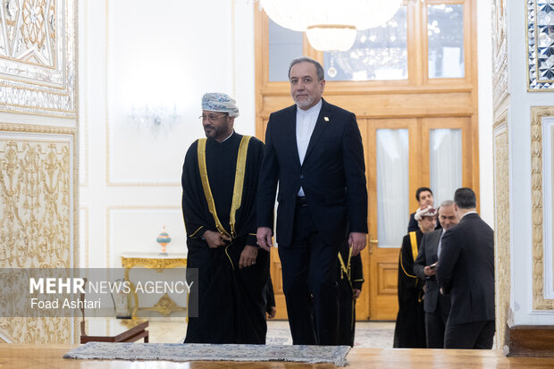 دیدار و کنفرانس خبری وزاری خارجه ایران و عمان