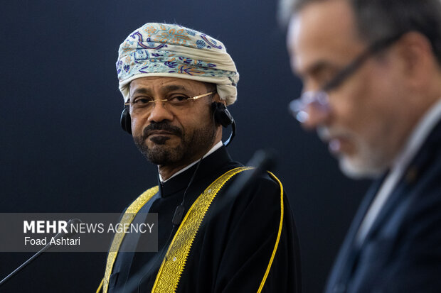 دیدار و کنفرانس خبری وزاری خارجه ایران و عمان