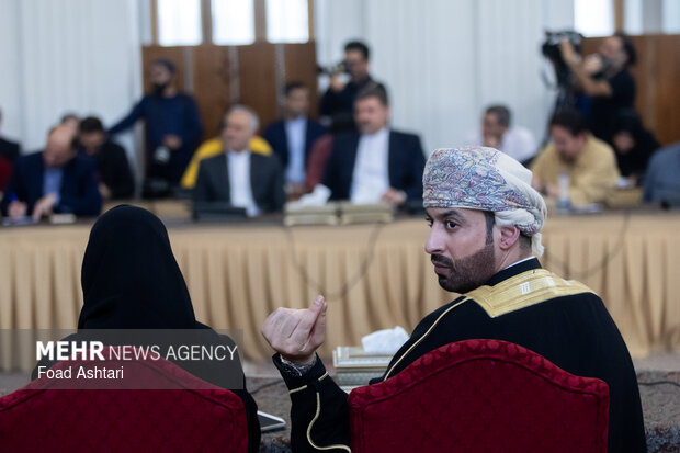 دیدار و کنفرانس خبری وزاری خارجه ایران و عمان