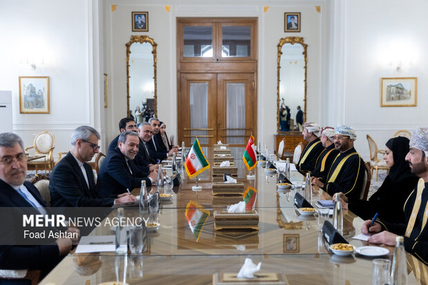 دیدار و کنفرانس خبری وزاری خارجه ایران و عمان