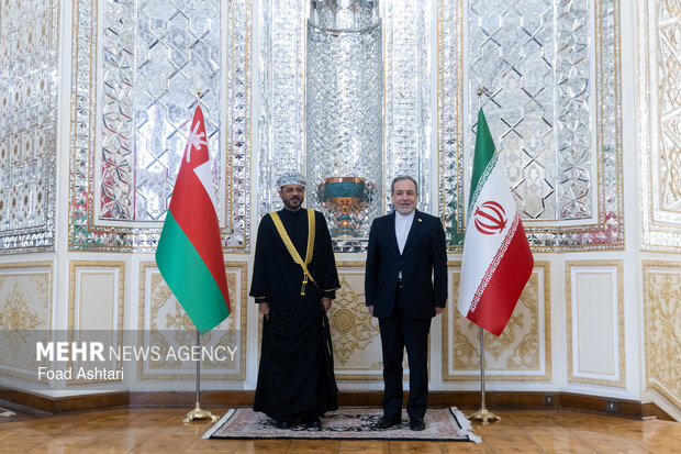 دیدار و کنفرانس خبری وزاری خارجه ایران و عمان