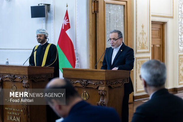 دیدار و کنفرانس خبری وزاری خارجه ایران و عمان