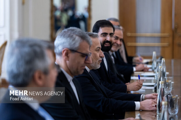 دیدار و کنفرانس خبری وزاری خارجه ایران و عمان