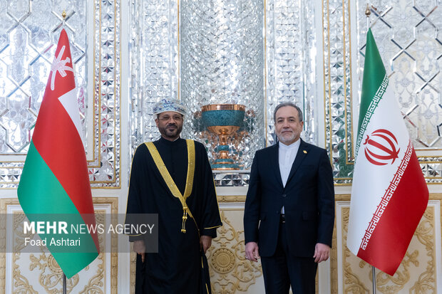 دیدار و کنفرانس خبری وزاری خارجه ایران و عمان