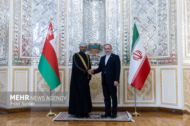 دیدار و کنفرانس خبری وزاری خارجه ایران و عمان