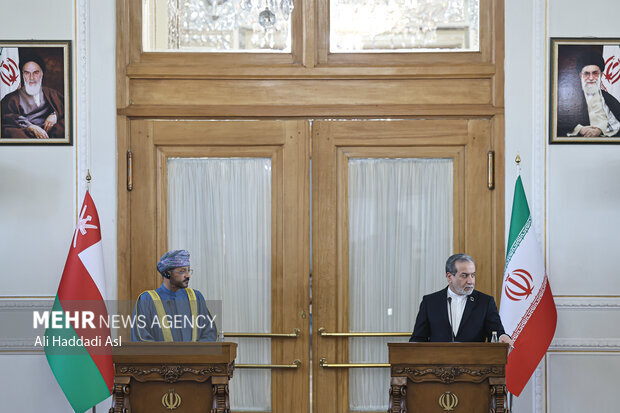 وەزیری دەرەوەی ئێران: نابێ ڕێگە بدەین وڵاتانی ناوچەکە دابەش بکرێن