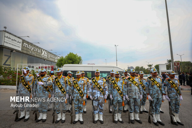 تشییع پیکر شهید امنیت امیرحسین ترکاشوند در کیش