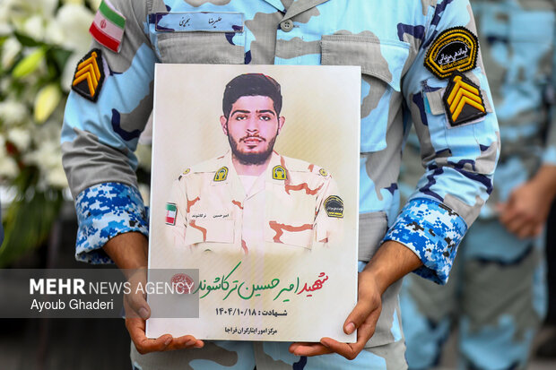 تشییع پیکر شهید امنیت امیرحسین ترکاشوند در کیش