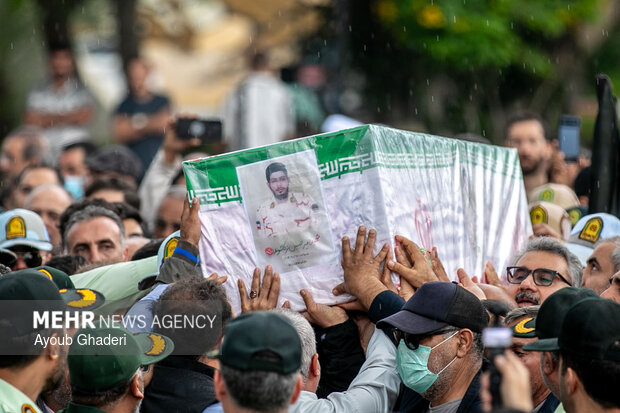 تشییع پیکر شهید امنیت امیرحسین ترکاشوند در کیش