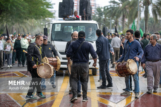 تشییع پیکر شهید امنیت امیرحسین ترکاشوند در کیش