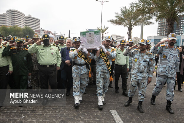 تشییع پیکر شهید امنیت امیرحسین ترکاشوند در کیش