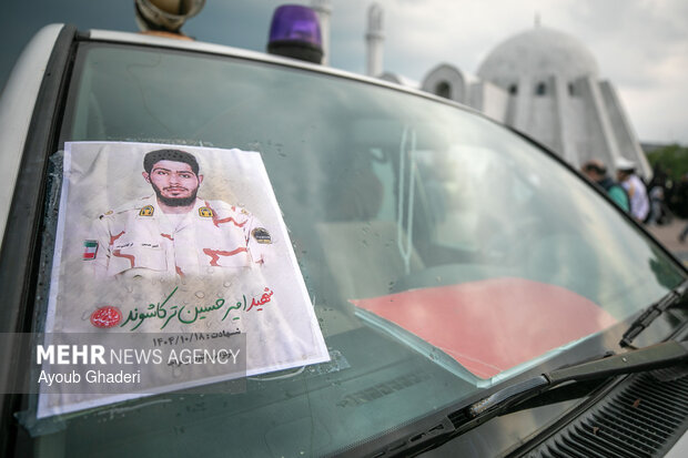 تشییع پیکر شهید امنیت امیرحسین ترکاشوند در کیش