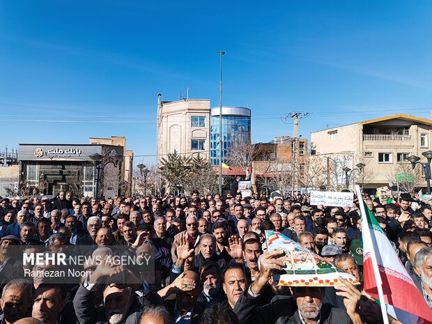 تشییع پیکر مطهر شهید «مهدی رحیمی» در ایلام