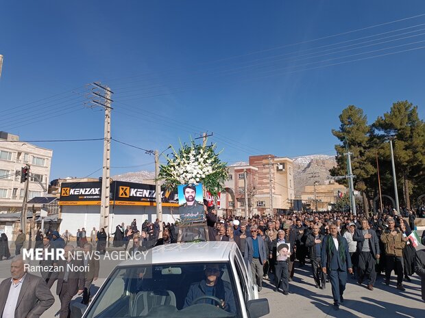 تشییع پیکر مطهر شهید «مهدی رحیمی» در ایلام