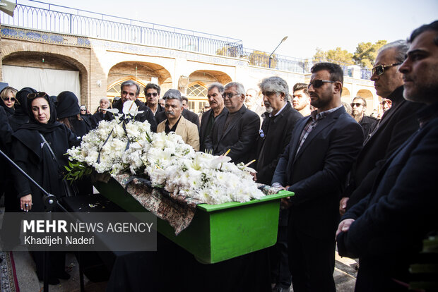 تشییع و خاکسپاری پیکر استاد «امیر هوشنگ جزی زاده» در اصفهان