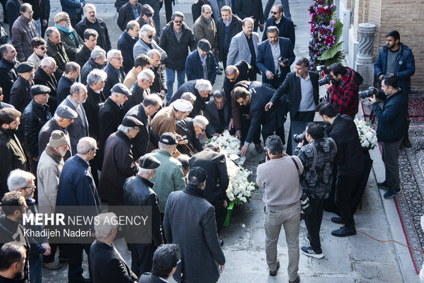 تشییع و خاکسپاری پیکر استاد «امیر هوشنگ جزی زاده» در اصفهان
