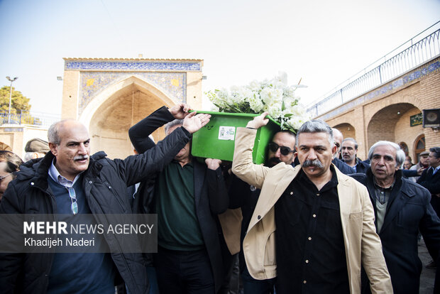 تشییع و خاکسپاری پیکر استاد «امیر هوشنگ جزی زاده» در اصفهان