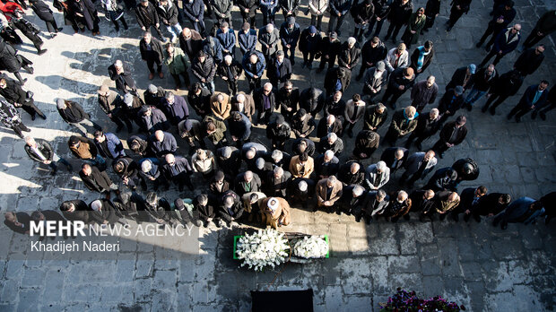 تشییع و خاکسپاری پیکر استاد «امیر هوشنگ جزی زاده» در اصفهان