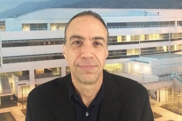 اكاديمي امريكي : الجهود المبذولة ضد إيران أضعفت القوة الناعمة الأمريكية في العالم