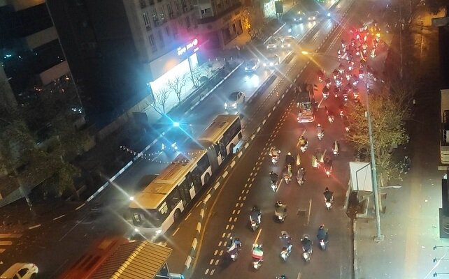 Tahran'da isyancıların terör eylemlerini kınamak için konvoy düzenlendi
